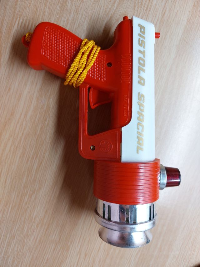Pistola spacial juguete