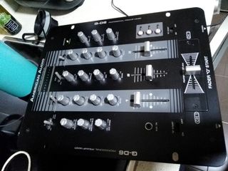 Mesa de mezclas american audio