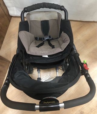 Cochecito con maxicosi y plataforma