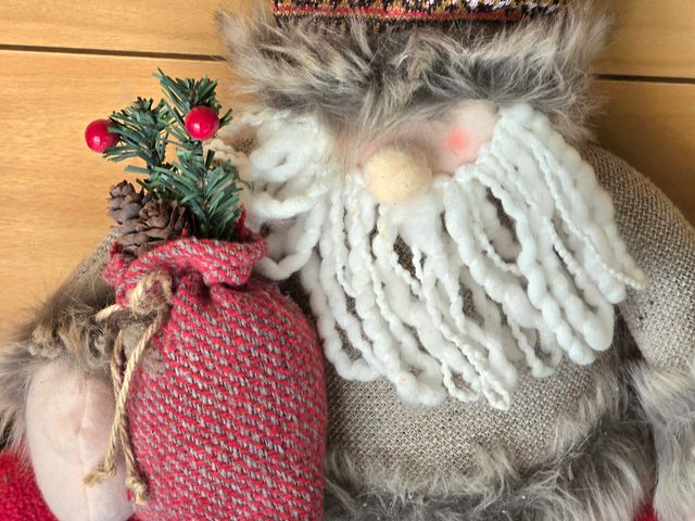 gnomo navideño peluche sentado