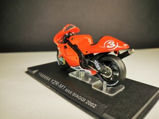 Yamaha YZR-M1 Max Biaggi 2002 1/24