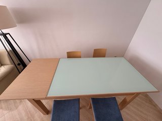 Juego de mesa y sillas de comedor