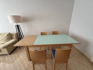 Juego de mesa y sillas de comedor