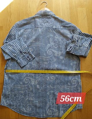 Camisa usada manga larga Desigual. En buen estado.