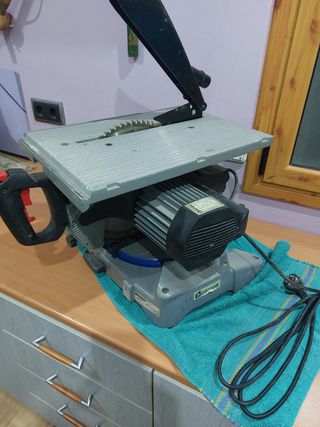 Ingleteadora aluminio y madera