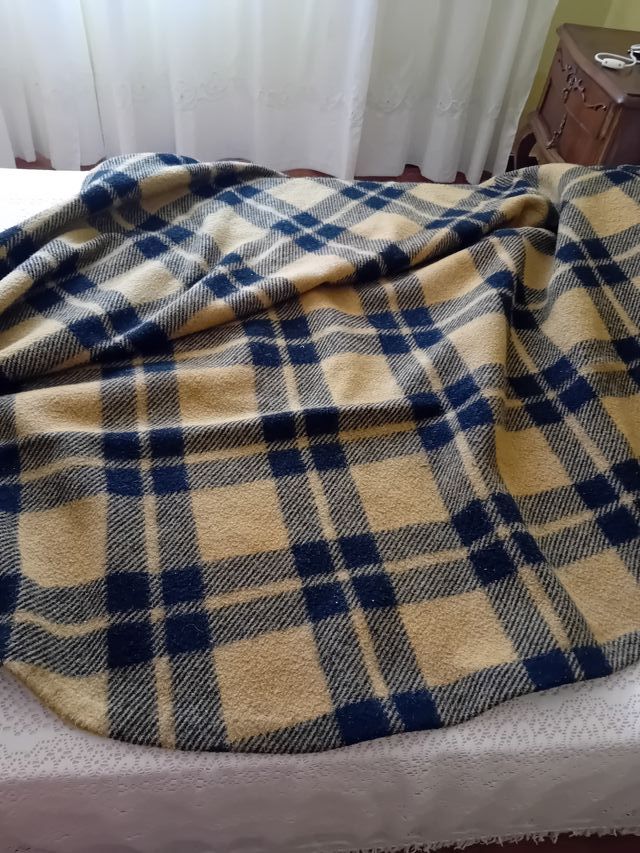 Manta mesa camilla redonda