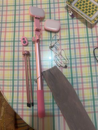 Palo selfie con accesorios