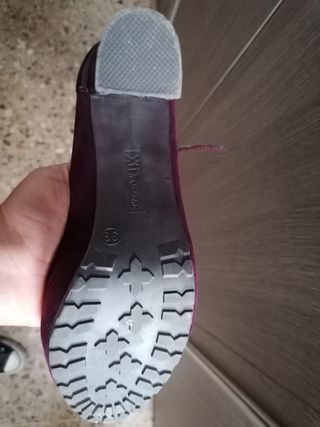 Zapato de tacón ancho