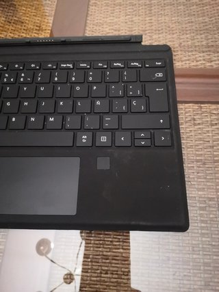 Teclado con funda y huella digital k