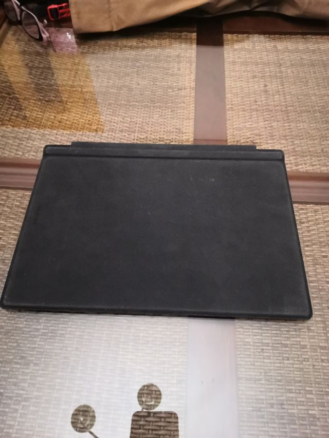 Teclado con funda y huella digital k