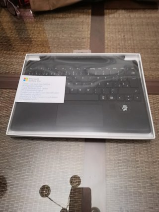 Teclado con funda y huella digital k
