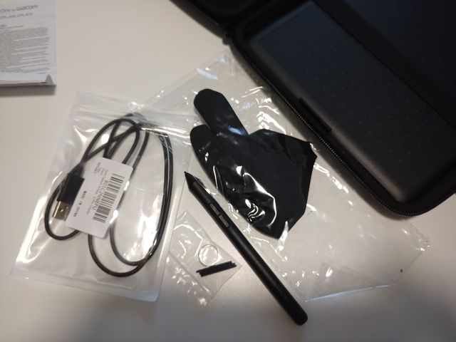 one by wacom ctl-672