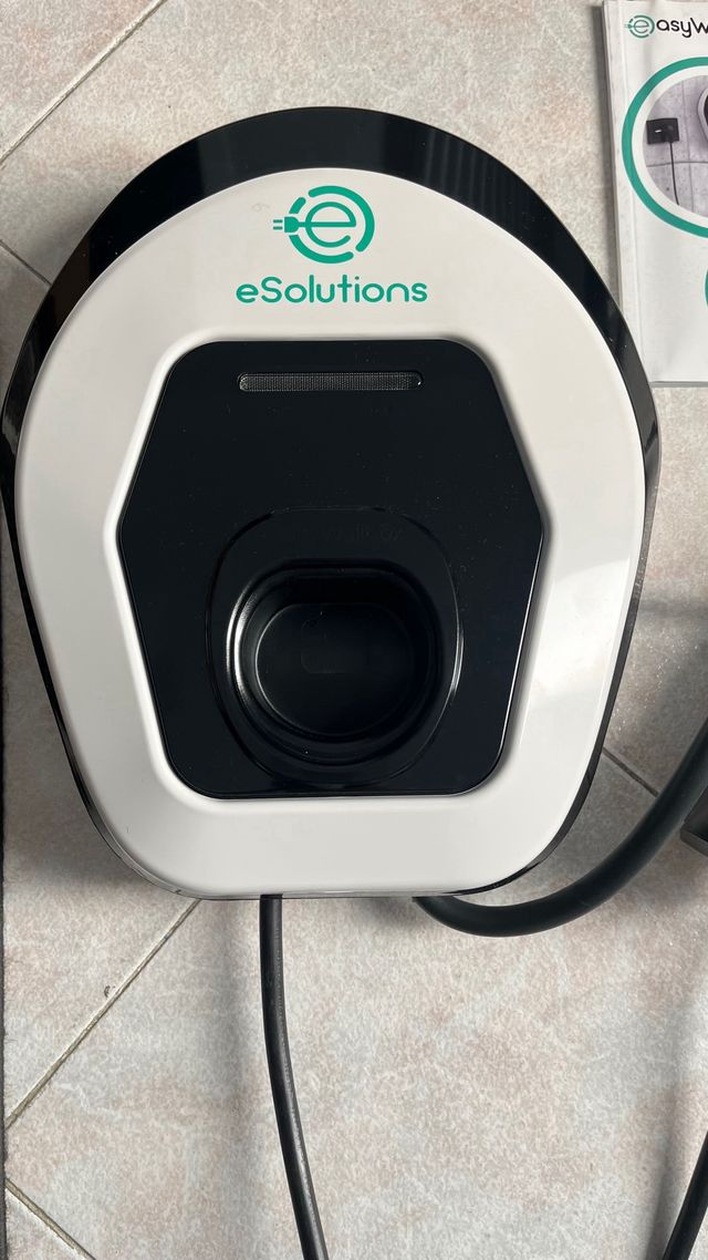 Wall box stazione di ricarica veicoli elettrici