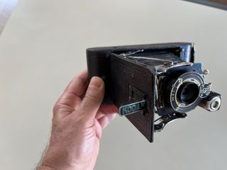 Cámara de fotos Kodak de fuelle