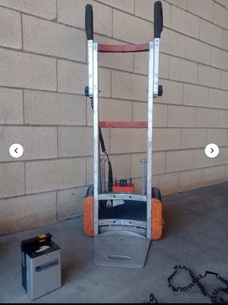 Carretilla sube escaleras eléctrica (nueva 4000€)