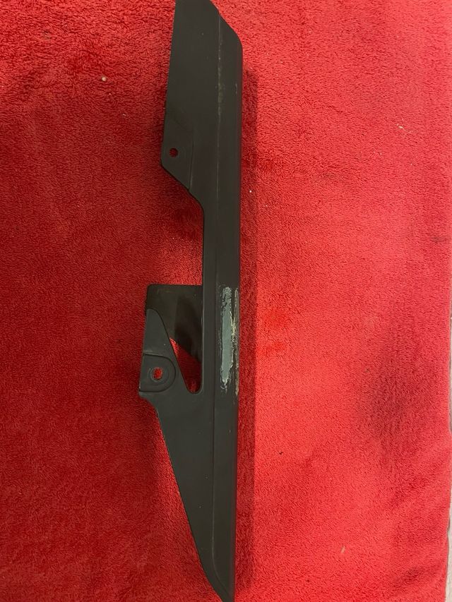 Cubre cadena kawasaki zx6r 98-99