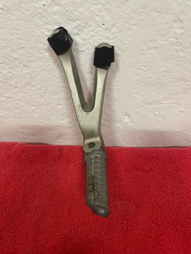 Estribera izq kawasaki zx6r 1998-99