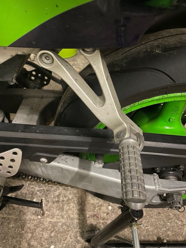 Estribera izq kawasaki zx6r 1998-99