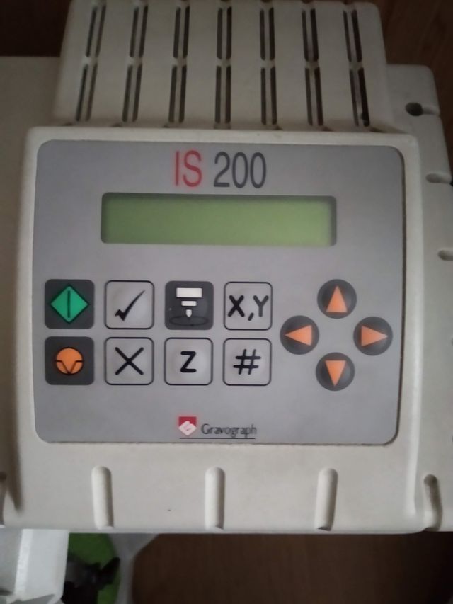 Grabadora GRAVOTECH IS200 más complementos