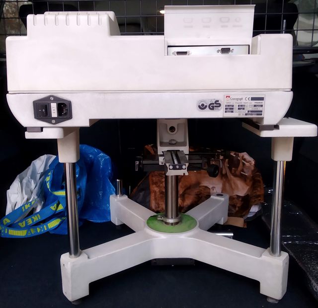 Grabadora GRAVOTECH IS200 más complementos