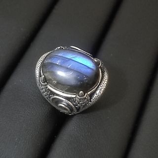 Anillo de hombre labradorita