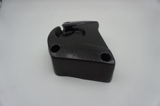 Tapa de piñón en carbono BMW S1000RR S1000R S1000X