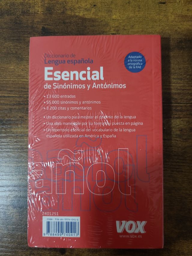 Diccionario Esencial de Sinónimos y Antónimos (Spanish Edition)