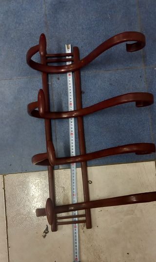 Percha antigua de madera 