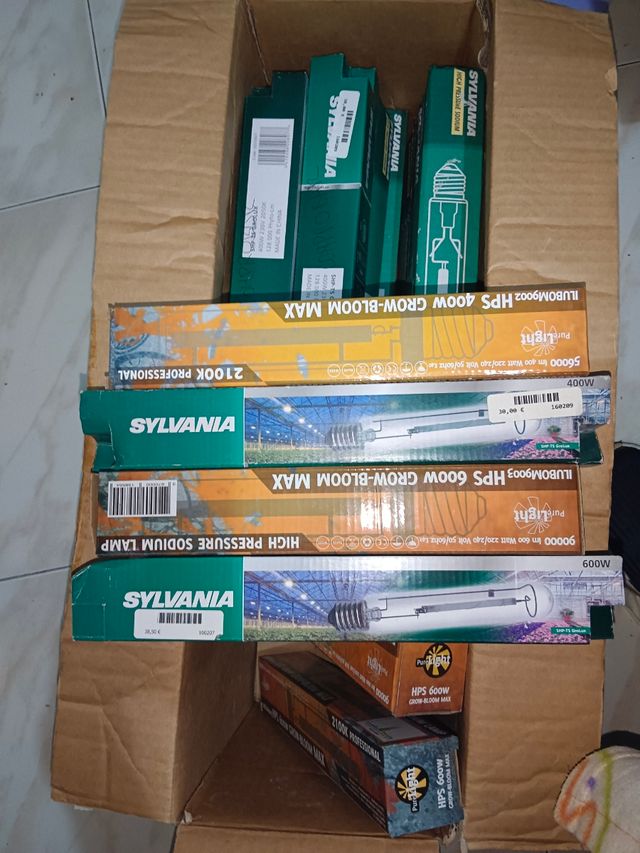 Bombillas de cultivo indor usadas 2 