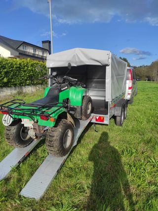 remolque de dos ejes cerrado auto basculante