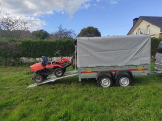 remolque de dos ejes cerrado auto basculante