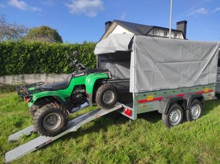 remolque de dos ejes cerrado auto basculante