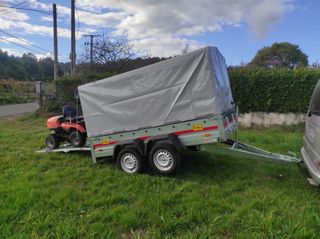 remolque de dos ejes cerrado auto basculante