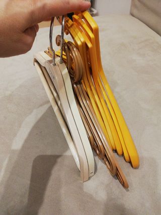 Lote 11 perchas infantil