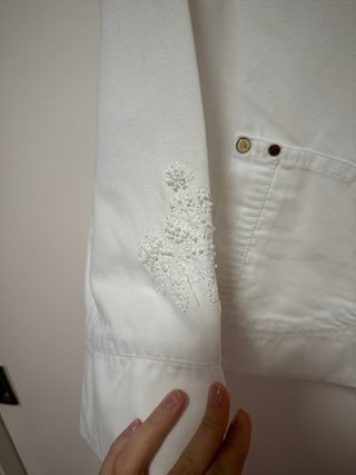 Chaqueta marca Brotes blanca