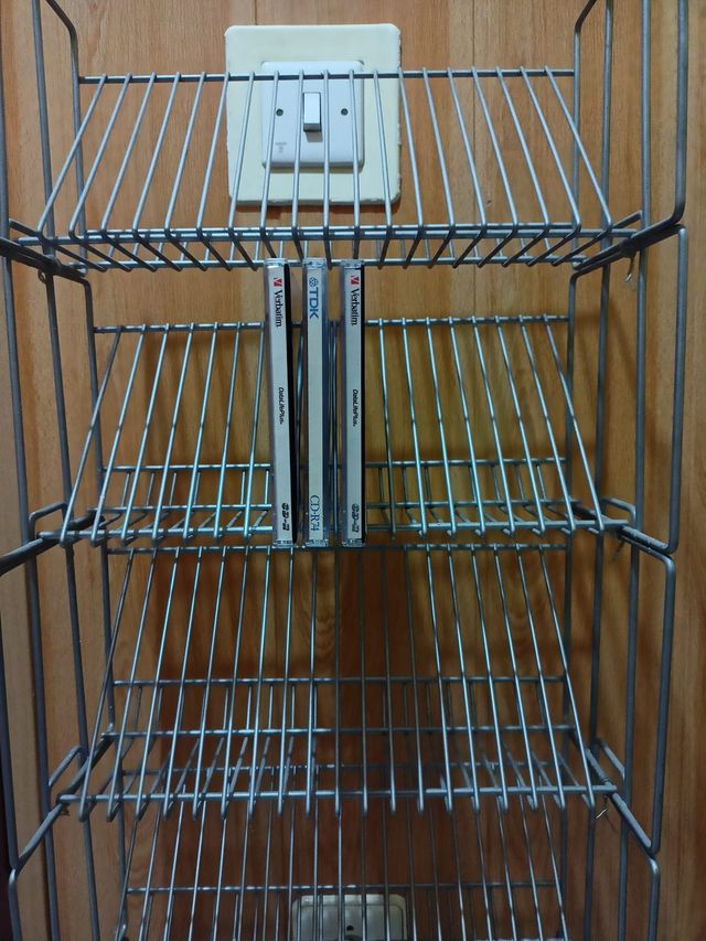 TORRE PARA COLOCAR CDs