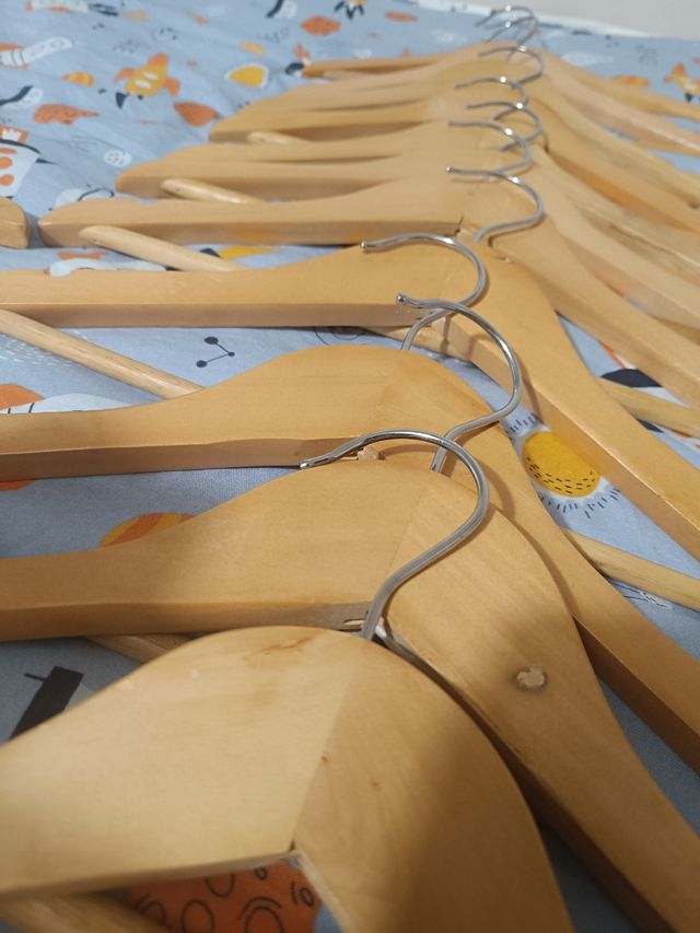 Perchas madera infantiles