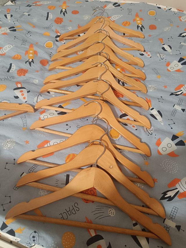 Perchas madera infantiles