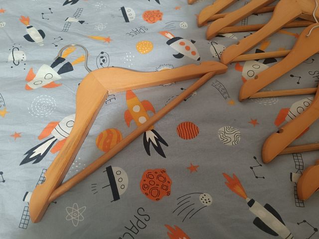 Perchas madera infantiles