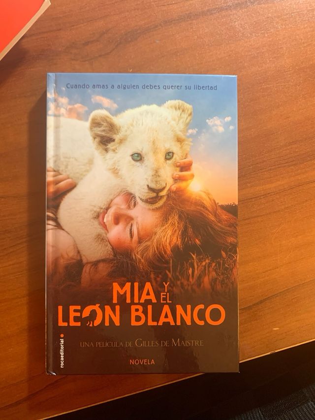 Libro Mia y el Leon Blanco