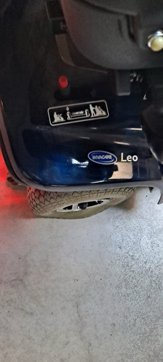 Scooter electrico invacare 4 ruedas. Modelo Leo