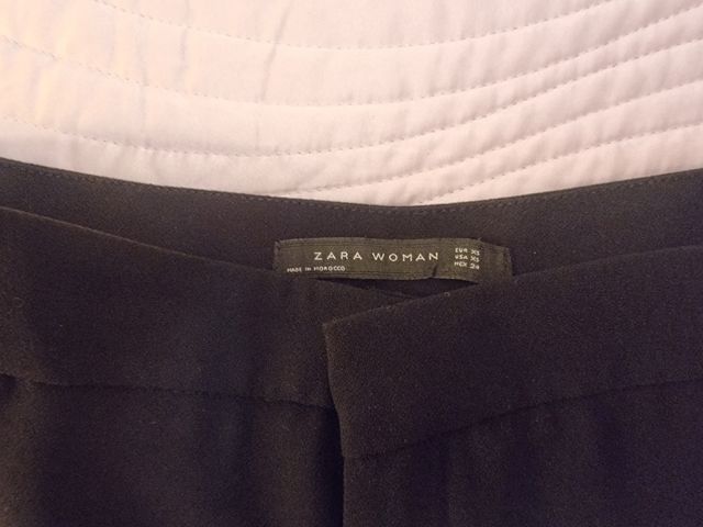Pantalón negro - Zara