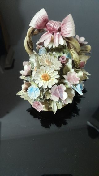 Cestino di fiori in ceramica di Capodimo