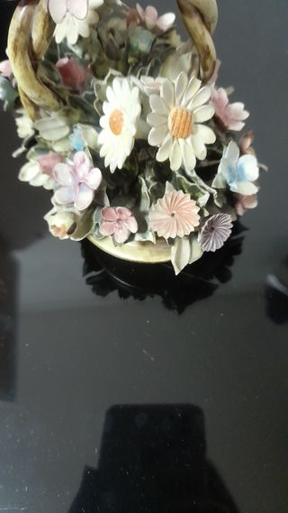 Cestino di fiori in ceramica di Capodimo