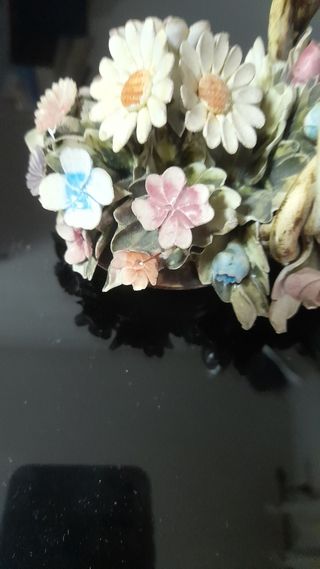 Cestino di fiori in ceramica di Capodimo