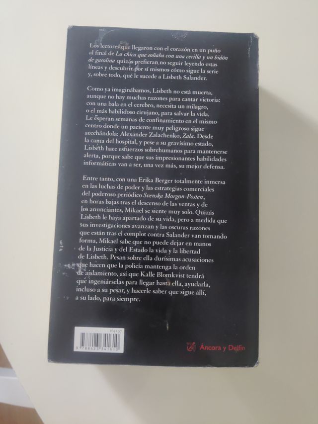 La reina en el palacio de las corrientes de aire [Import] (Spanish Translation)