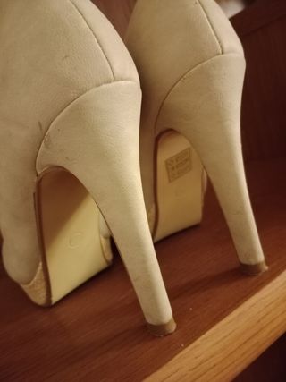 Zapatos Corina beig elegantes tacones