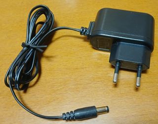 FUENTE ALIMENTACION 12V. CORRIENTE CONTINUA 1A.