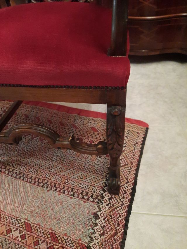 N.2 Poltrone in legno