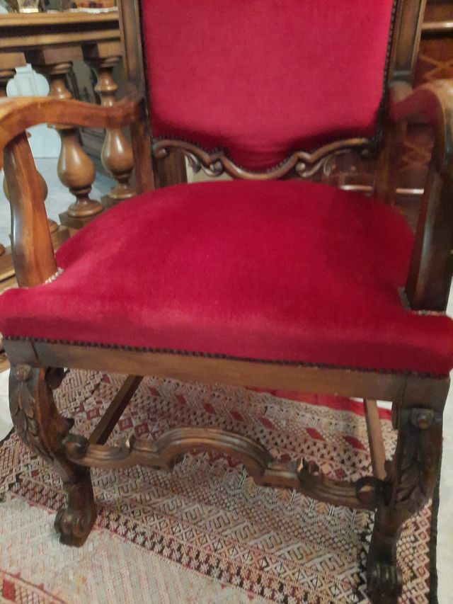 N.2 Poltrone in legno